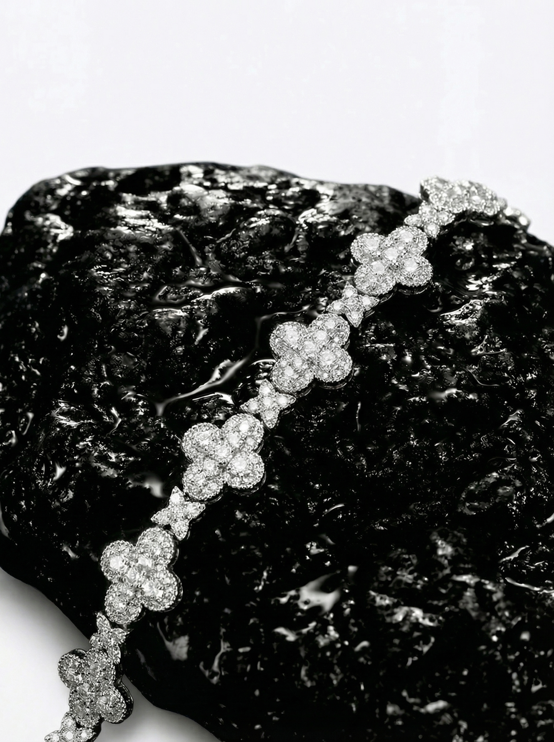 STAR ICON ICE BRACELET
